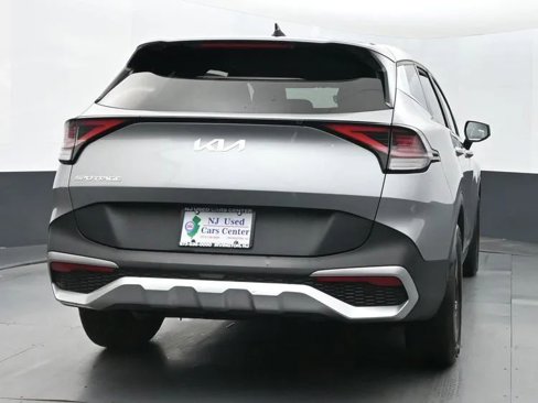 Used 2024 Kia Sportage LX image 8