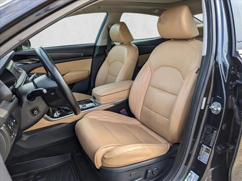 Used 2020 Kia Cadenza Limited image 17