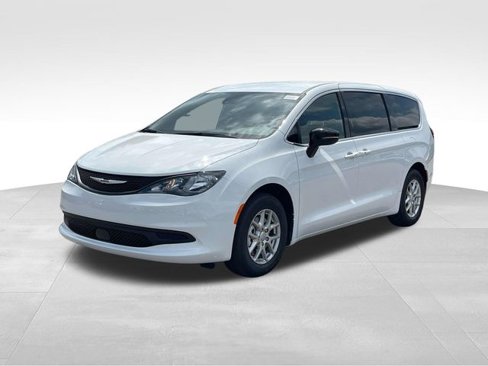 New 2026 Chrysler Voyager LX image 7