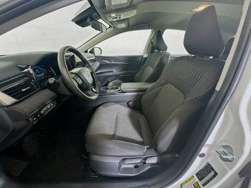 Used 2025 Toyota Camry LE image 13