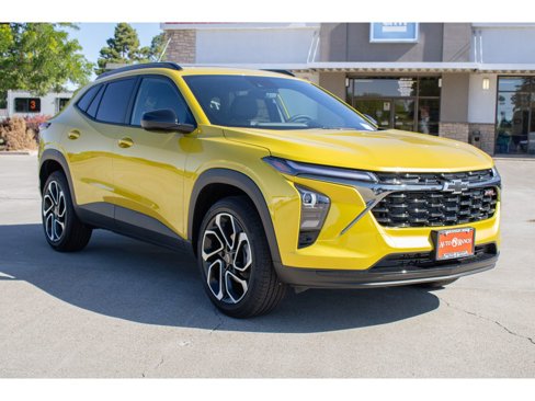New 2025 Chevrolet Trax RS w/ Sunroof Package image 2