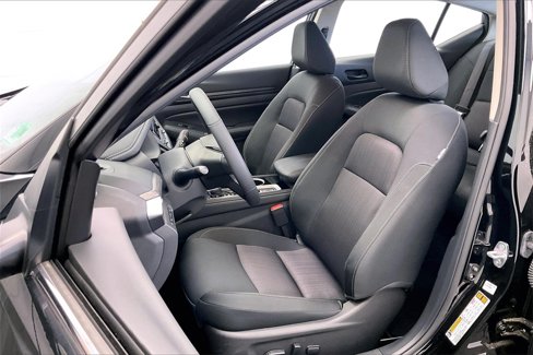 Certified 2024 Nissan Altima 2.5 SV w/ SV Premium Package image 17