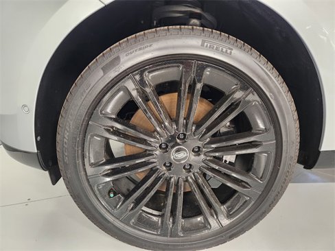 New 2025 Land Rover Range Rover SE image 8