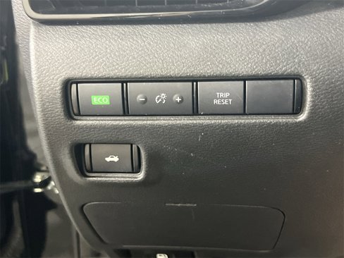 Certified 2024 Nissan Sentra SV image 19