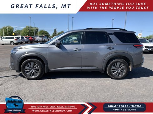 Used 2024 Nissan Pathfinder SV image 4