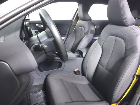 Used 2022 Polestar Polestar 2 w/ Performance Package image 28