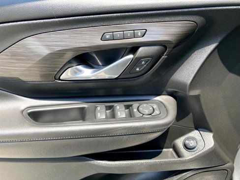 Used 2023 GMC Terrain SLT image 9