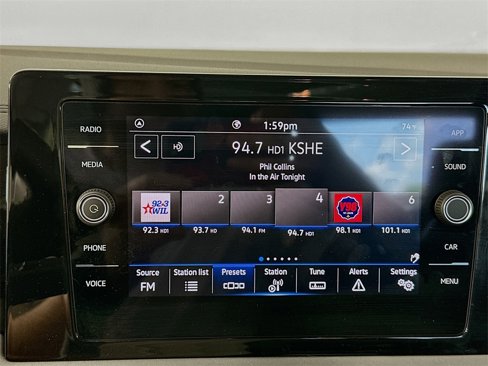 Used 2025 Volkswagen Jetta SE image 14