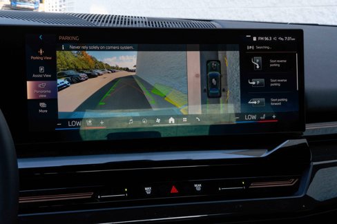 Certified 2025 BMW 530i w/ Premium Package image 26
