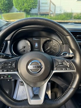 Used 2017 Nissan Rogue SL w/ SL Premium Package image 9