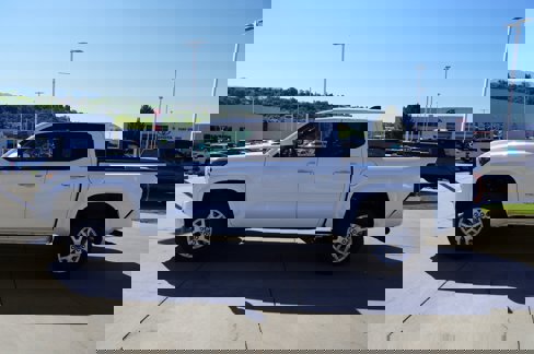 New 2025 Toyota Tacoma SR5 image 5