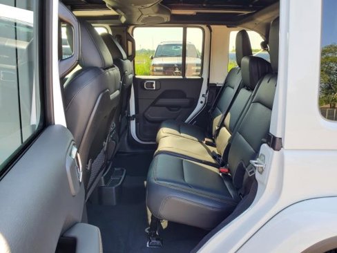 New 2025 Jeep Wrangler Sahara image 28