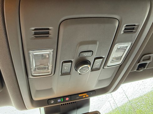 New 2025 GMC Yukon XL Elevation image 34