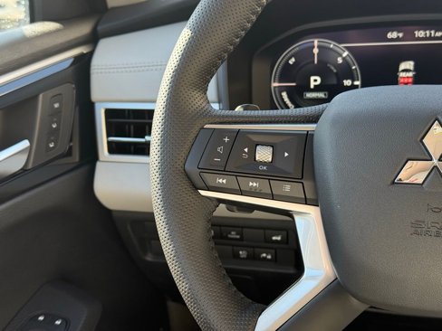 New 2025 Mitsubishi Outlander SEL image 10