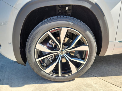 New 2025 Volkswagen Atlas Cross Sport SEL Premium R-Line image 9