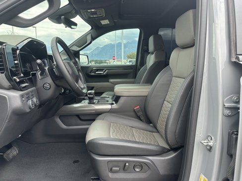 Used 2025 Chevrolet Silverado 1500 ZR2 w/ Technology Package image 26