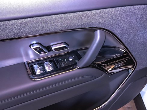 New 2025 Land Rover Range Rover Sport SE image 32