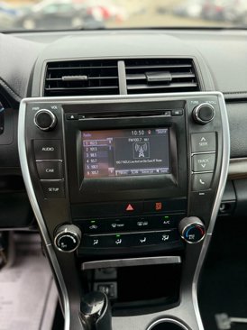 Used 2015 Toyota Camry LE image 22