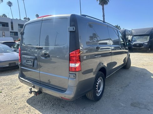 Used 2023 Mercedes-Benz Metris image 4