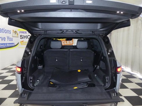Used 2025 Rivian R1S Adventure image 32