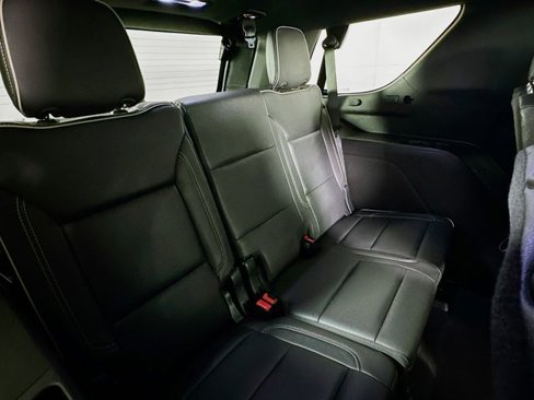 Used 2023 Chevrolet Tahoe Premier w/ Advanced Technology Package image 30