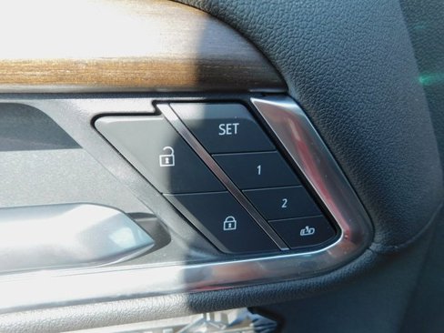 Used 2025 Chevrolet Silverado 1500 High Country w/ Technology Package image 31