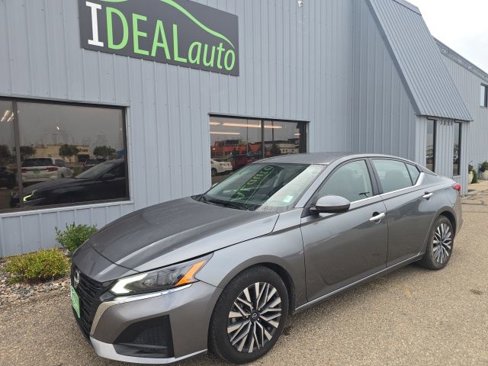 Used 2023 Nissan Altima 2.5 SV image 2