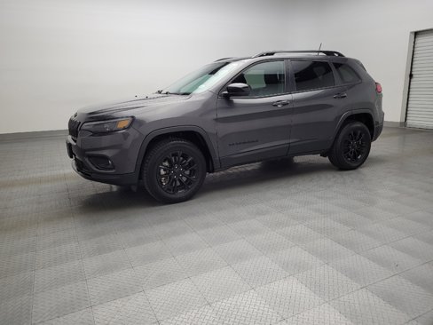 Used 2023 Jeep Cherokee Altitude Lux image 2