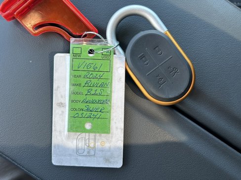 Used 2024 Rivian R1S Adventure image 38