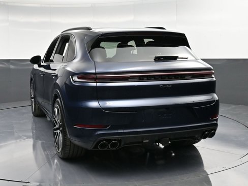 New 2025 Porsche Cayenne Turbo image 7