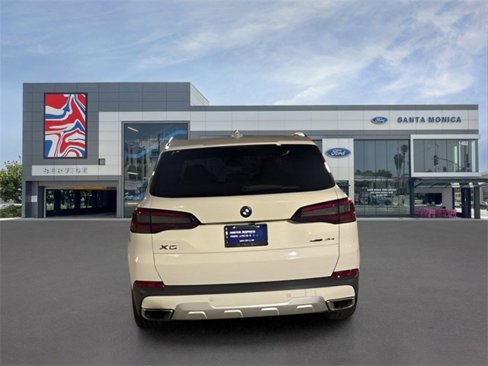 Used 2023 BMW X5 xDrive45e image 4