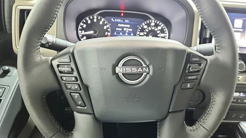 Used 2025 Nissan Frontier SV w/ SV Convenience Package image 14