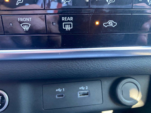 Used 2023 Nissan Rogue S image 18