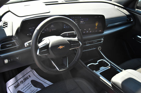 Used 2025 Chevrolet Traverse LT image 16