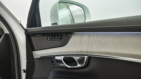 New 2025 Volvo XC90 T8 Plus w/ Protection Package Premier image 18