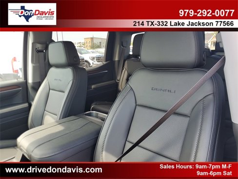 New 2026 GMC Sierra 1500 Denali w/ Denali Reserve Package image 16
