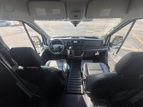 New 2025 Ford Transit 250 148 Medium Roof image 15