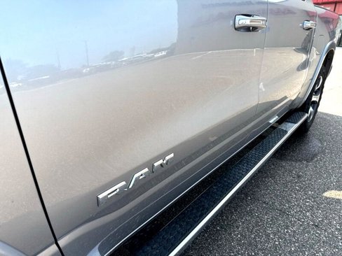 Used 2019 RAM 1500 Laramie image 11