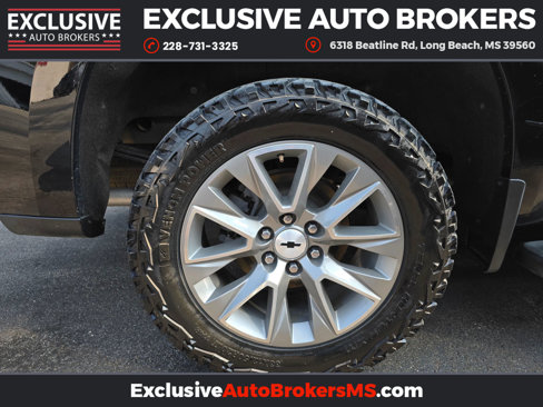 Used 2022 Chevrolet Silverado 1500 High Country w/ Technology Package image 16