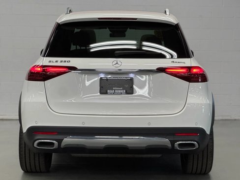 Used 2024 Mercedes-Benz GLE 350 4MATIC image 5