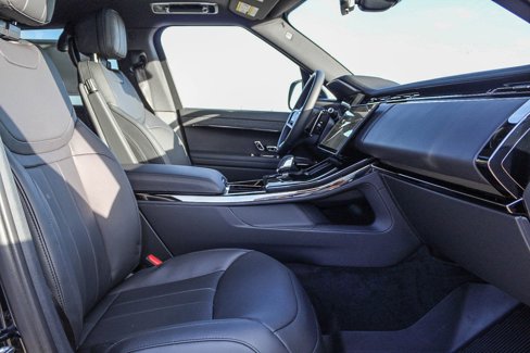 New 2024 Land Rover Range Rover Sport Dynamic SE image 16
