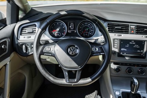 Used 2016 Volkswagen Golf Limited Edition image 25