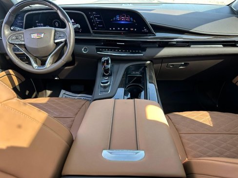 Used 2024 Cadillac Escalade Sport w/ LPO, ONYX Package image 15