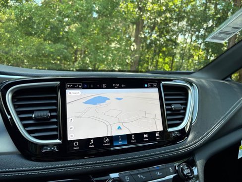 New 2026 Chrysler Pacifica Limited image 31