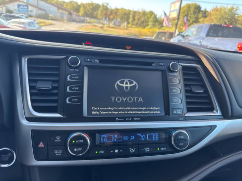Used 2017 Toyota Highlander XLE image 33