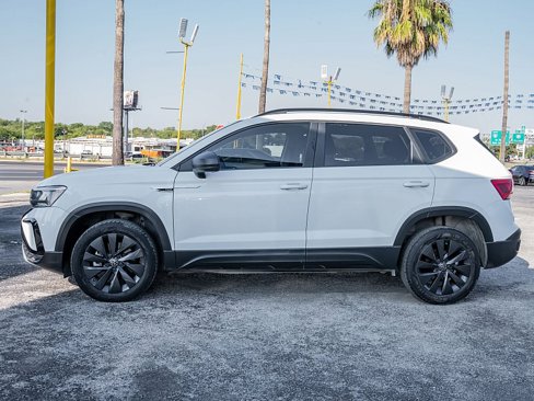 Used 2022 Volkswagen Taos S image 8