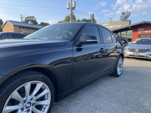 Used 2018 BMW 320i xDrive Sedan image 9