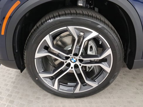 New 2026 BMW X5 sDrive40i w/ Climate Comfort Package image 11