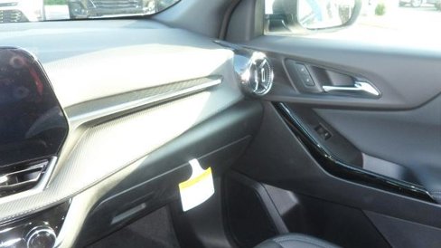 New 2026 Chevrolet Equinox LT w/ Convenience Package II image 21