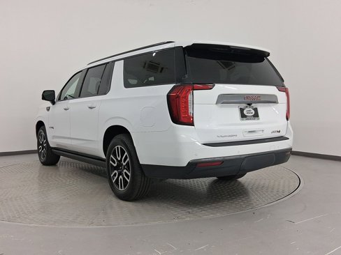 Used 2021 GMC Yukon XL AT4 w/ AT4 Premium Plus Package image 3